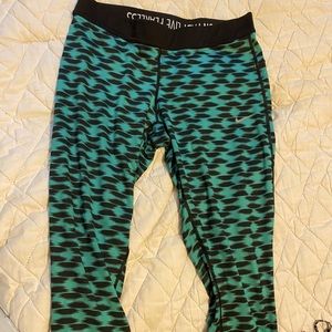 Nike crop workout leggings